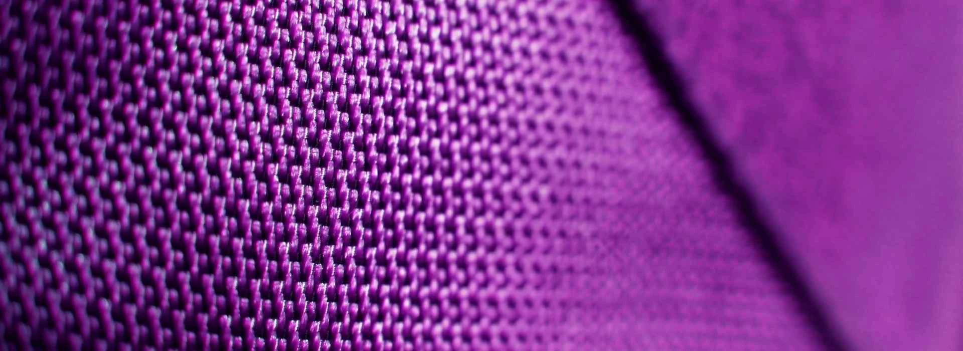 Slajd 2 - fioletowa tkanina